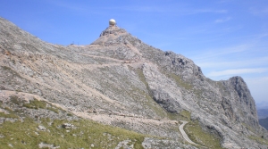 Study site. The study was conducted on two locations in Puig Major (1445 m), the highest mountain in Mallorca (Balearic Islands).